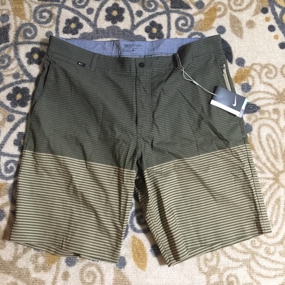 NEW Nike Golf striped shorts - Picture 2 of 4
